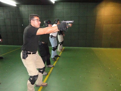Hola,

El pasado día 3 se desarrollo el 1º Curso Táctico Pistola Nivel I de RKS PLUS,  avalado por la 01