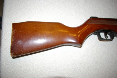 Hola a todos, estoy jugando a hacerme un culatín nuevo para mi Benjamín Marauder Pistol, he encontrado 02