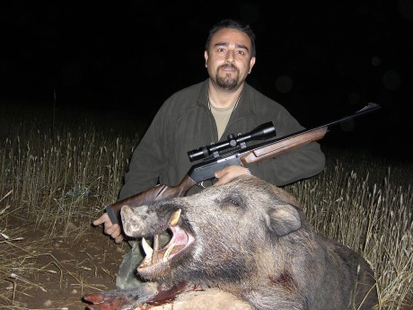 Ya amenacé hace tiempo en el hilo de los Benelli, seguramente es el rifle más extendido en España y cada 20