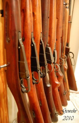 El Mosin-Nagant ..
es un rifle militar accionado por cerrojo, con cargador de cinco proyectiles, que 00