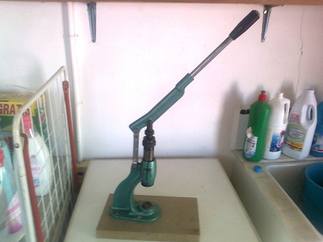 pues eso me gustaria hacer un recopilatorio de tablas de recarga para escopeta.

Para empezar ahí os pongo 71