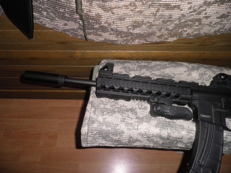 Hola,saco este nuevo tema,pues como yo,muchos de vosotros,amantes de las armas de corte tactico del 22,customizais,vestis,adornais 71
