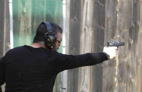 Hola,he abierto este hilo para que todos aquellos que tengais armas Españolas,podais lucirlas aqui con 80