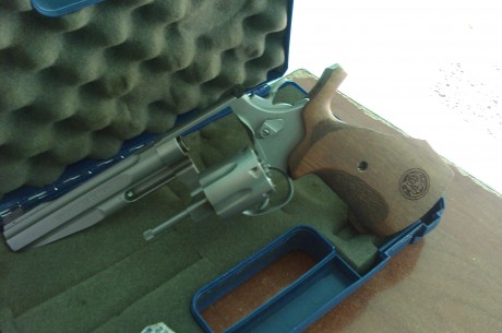   Hola chicos, como veo que falta un sub-foro de esta marca (lo hay de Glock, de 1911's, de Revólveres, 10