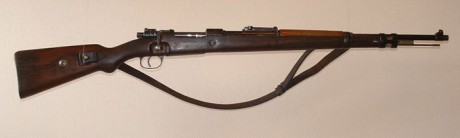Hola a todos
Hace un tiempo cayo en mis manos un Mauser oxidado y que solamenta se pueden leer un marcaje 50