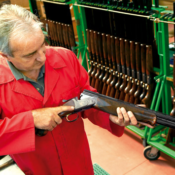 En 1889 J.M.Browning no regala a todos la primera semiautomática de la historia la Auto-5, esta arma utiliza 01