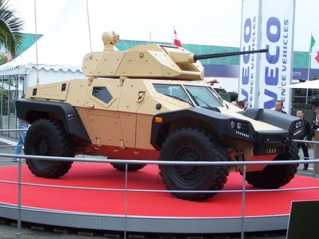 menuda presentación:

El nuevo panhard CRAB:
CRAB (Combat Reconnaissance Armoured Buggy)

https://youtu.be/4sWUks7pLME
 00