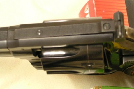 buenas.
hace poquito compre un revolver astra mach de 6"

tengo un problema y es que dejando el alza 31