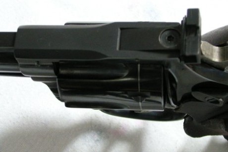 buenas.
hace poquito compre un revolver astra mach de 6"

tengo un problema y es que dejando el alza 30