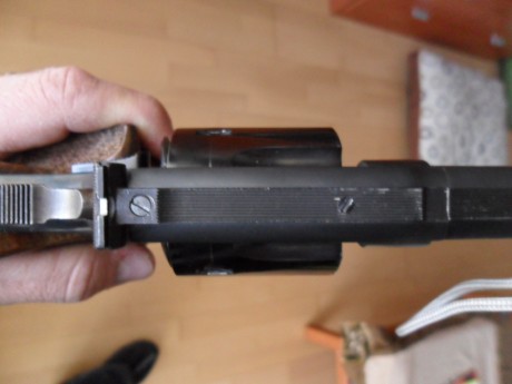 buenas.
hace poquito compre un revolver astra mach de 6"

tengo un problema y es que dejando el alza 71