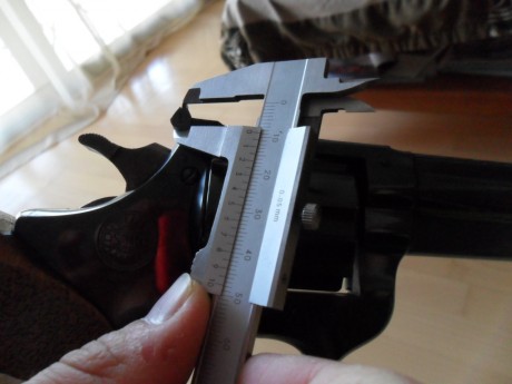 buenas.
hace poquito compre un revolver astra mach de 6"

tengo un problema y es que dejando el alza 70