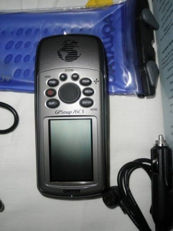 Vendo: GPS GARMINmap 76 CS (COMO NUEVO).
Con:
* 2 soportes para coche de excelente sujeción.
* 1 cable 02