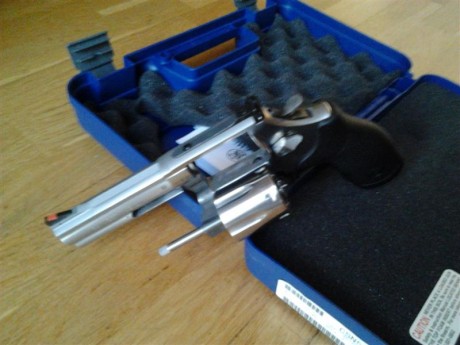   Hola chicos, como veo que falta un sub-foro de esta marca (lo hay de Glock, de 1911's, de Revólveres, 40