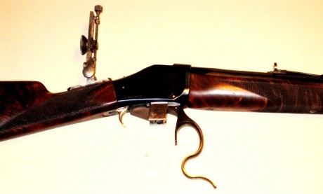 Ya amenacé hace tiempo en el hilo de los Benelli, seguramente es el rifle más extendido en España y cada 60