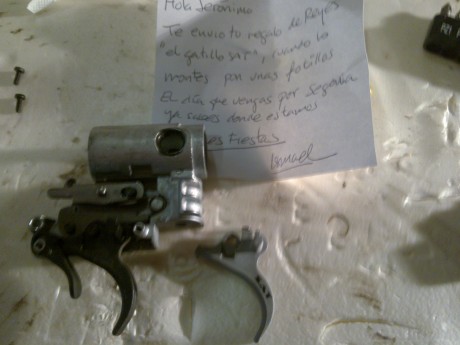Hola compañeros, pues os cuento, el amigo "idelbarrio", Ismael, pues me ha mandado un gatillo 32