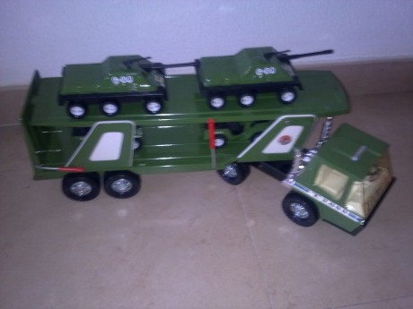 Vendo o cambio por militaria o armas los siguientes juguetes de sanchis de los años 70/80:

Porche fricción 31