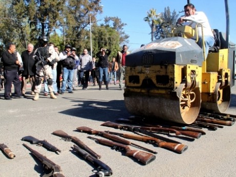 Ayer El País en su edición dominical publicó este artículo sobre la situación y el mercado de las armas 40