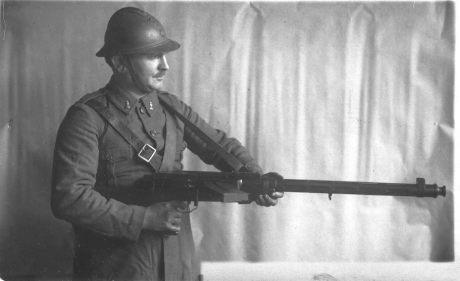 Hace unos días encontré por casualidad en una web extranjera un arma a la venta que hacía muchos años 70