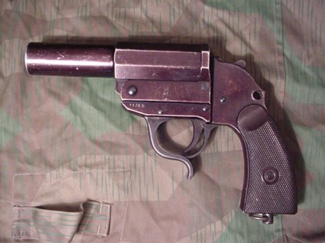 Hace unos días encontré por casualidad en una web extranjera un arma a la venta que hacía muchos años 70