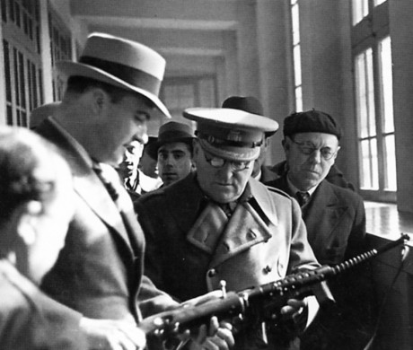 Hace unos días encontré por casualidad en una web extranjera un arma a la venta que hacía muchos años 40