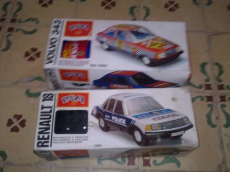 Vendo o cambio por militaria o armas los siguientes juguetes de sanchis de los años 70/80:

Porche fricción 122