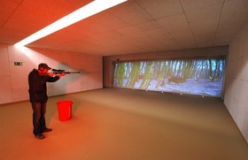 A ver si cunde el ejemplo in Spain, que envidia.

 http://www.waffen-schmithuesen.de/jagdschiess-center/schiesskino/ 51
