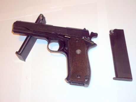 Buenas noches:¿Sabeis algo sobre la pistola "LLama-Franchi" Cal.7,65? No dispone de seguro de 00