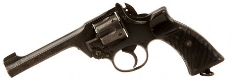 Hace unos días encontré por casualidad en una web extranjera un arma a la venta que hacía muchos años 60