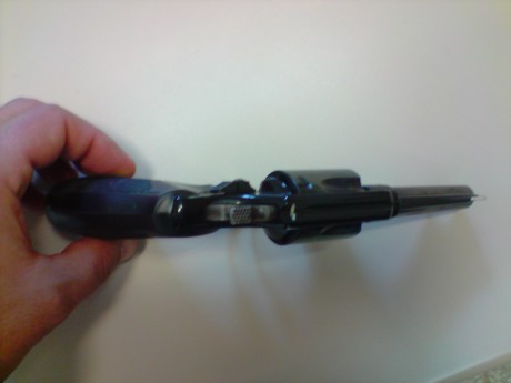 Buenas tardes:

Un amigo me pide que le ponga a la venta este revolver, es un Smith & Wesson,armazón 00