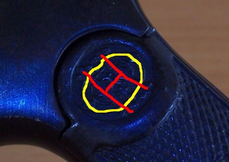 Buenas tardes:¿Alguien me puede decir a que fabricante corresponden las iniciales de las cachas de este 40