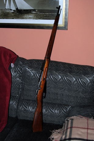 El Mosin-Nagant ..
es un rifle militar accionado por cerrojo, con cargador de cinco proyectiles, que 141