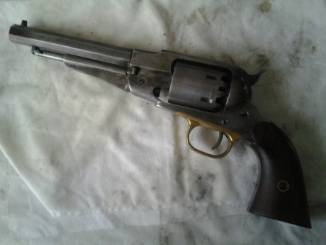 Hola compañeros. A ver si alguien me puede asesorar en esto. Tengo un Remington New Model Army marca Pietta 10