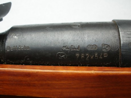 El Mosin-Nagant ..
es un rifle militar accionado por cerrojo, con cargador de cinco proyectiles, que 140