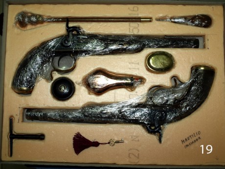 Este se encuentra en el museo de ejercito de toledo y fue propiedad de los duques de Montpensier. 32