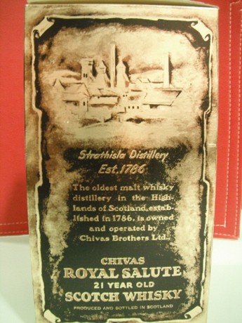 Chivas Regal Royal Salute 21 años reserva botellas de edición descatalogada de royal salute en porcelana 01