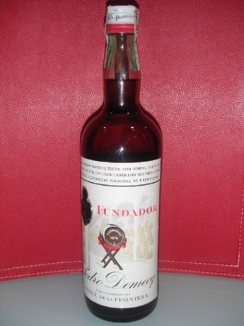 Se vende botella de Brandy Fundador de febrero de 1970 (43 años), en perfectísimo estado de conservación, 02