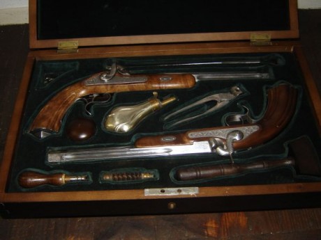 Este se encuentra en el museo de ejercito de toledo y fue propiedad de los duques de Montpensier. 22