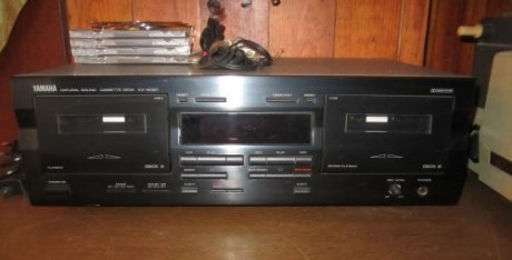 Hola. Sigo a la busqueda de quien quiera algo de esto (he añadido un par de cosas). Escucho todas las 91