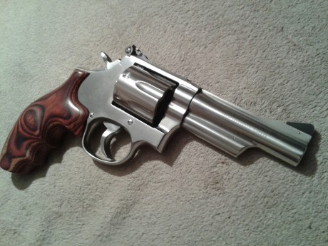   Hola chicos, como veo que falta un sub-foro de esta marca (lo hay de Glock, de 1911's, de Revólveres, 51