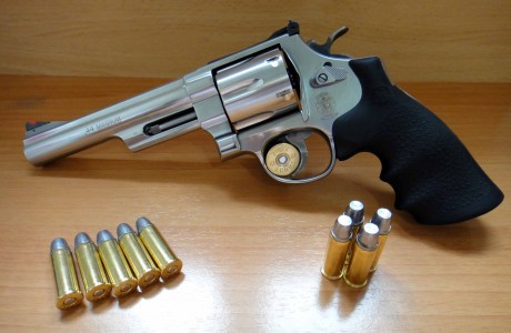   Hola chicos, como veo que falta un sub-foro de esta marca (lo hay de Glock, de 1911's, de Revólveres, 70