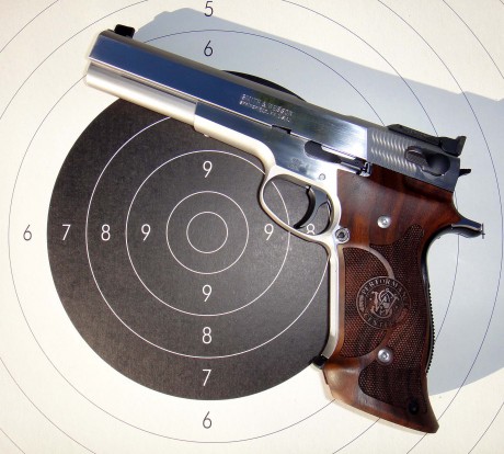   Hola chicos, como veo que falta un sub-foro de esta marca (lo hay de Glock, de 1911's, de Revólveres, 81