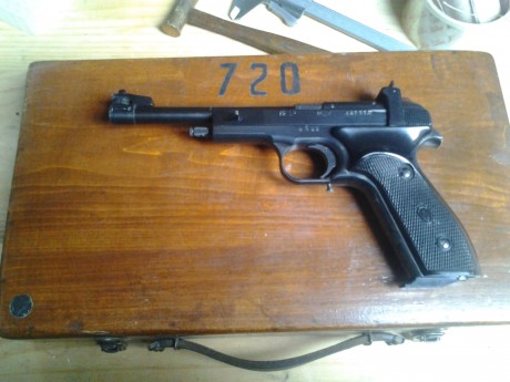 Me han regalado una caja original para la vostok que tengo, la caja está en buen estado pero las telas 11