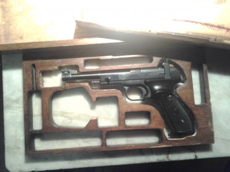 Me han regalado una caja original para la vostok que tengo, la caja está en buen estado pero las telas 30