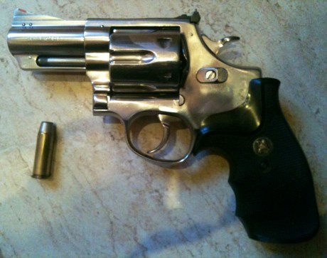 Hola,he abierto este hilo para que todos aquellos que tengais armas Españolas,podais lucirlas aqui con 101