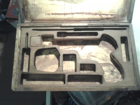 Me han regalado una caja original para la vostok que tengo, la caja está en buen estado pero las telas 71