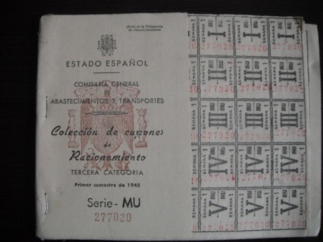 Se venden Cartillas de Racionamiento de la Comisaría General de Abastecimiento y Transportes, colección 02