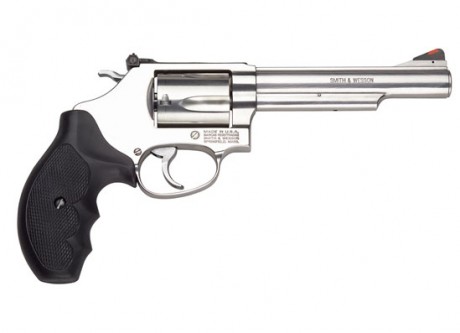 hola,
¿alguien ha probado el modelo 60 de smith and wesson?. es ligero y con cañon de 5", parece 00