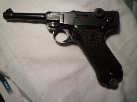 Hola; Quería pedir ayuda a este Foro de expertos ya que un familiar cercano tiene, por herencia, una pistola 02