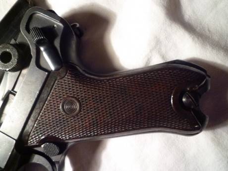 Hola; Quería pedir ayuda a este Foro de expertos ya que un familiar cercano tiene, por herencia, una pistola 20