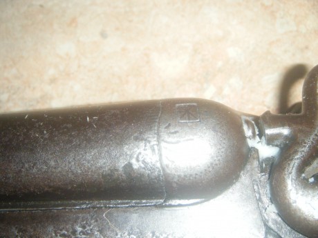 Hola, dispongo de dos escopetas de mi bisabuelo y me gustaría venderlas, no tengo ni idea del modelo que 02